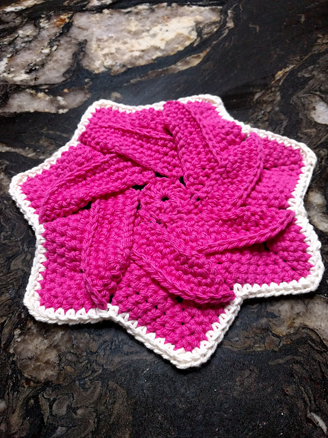 Pinwheel Hot Pad with Flat Edges