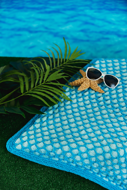 Head Over Fins Blanket