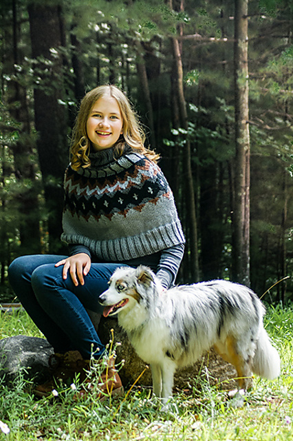 Nordic Shore Capelet