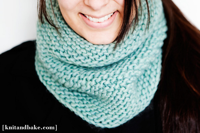 Seamless Garter Stitch Cowl