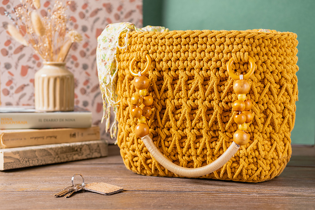 Crochet cotton cord bag "Arabesque"