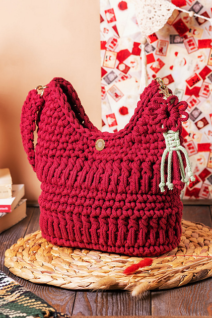 Cotton crochet shoulder bag "Glass of wine"