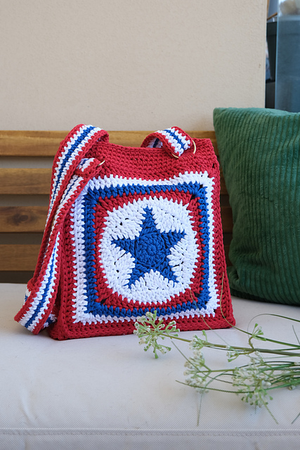 Crochet shoulder bag "Superstar"