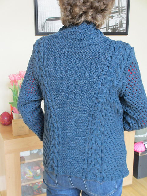 S9242 Jacke mit Lochmuster