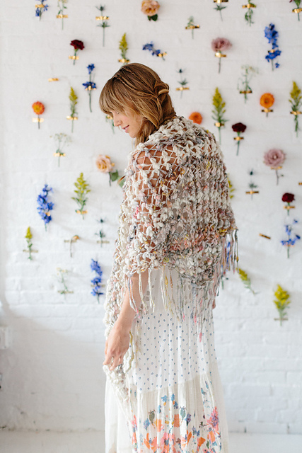 Color Dipped Twinkle Shawl