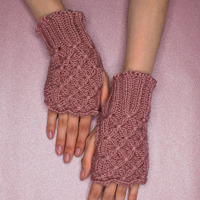 Windsor Wrist Warmers