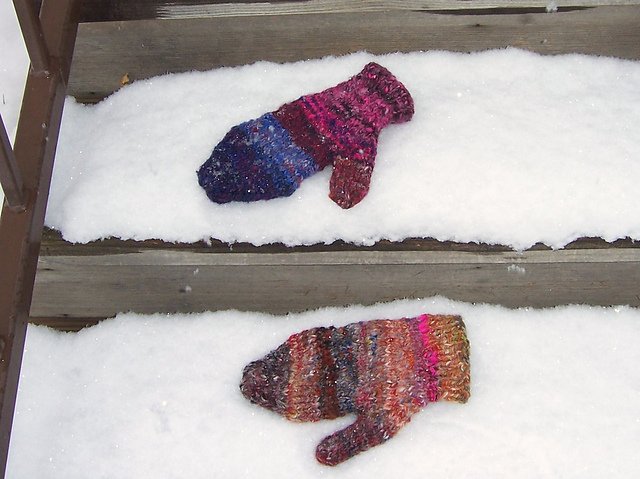 Tip Down Mittens with Gusset