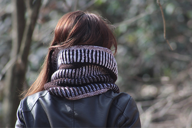 Cappuccino and brioche cowl