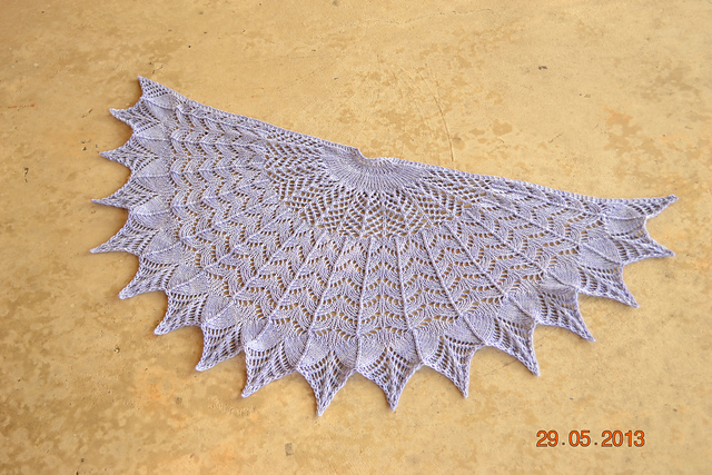 Lucky Horseshoes Shawl