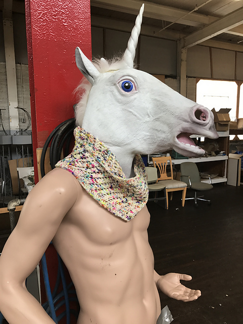 Manicorn cowl