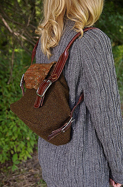 Yodel Hiker's Tote