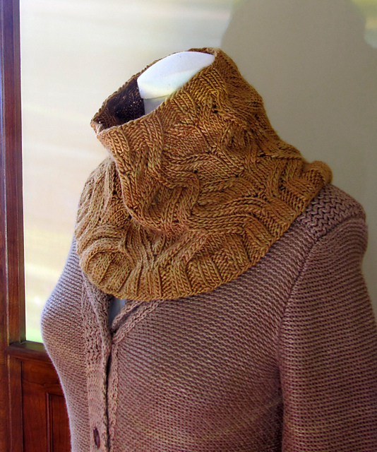 Serpentine Cowl