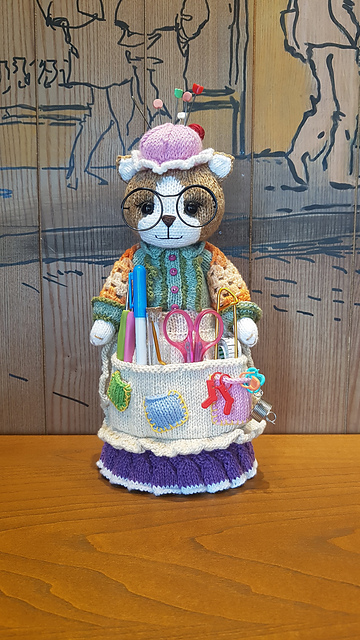 Crafter Granny Cat