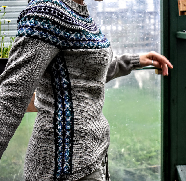 Ravelry Black Duck Siding pattern by Jennifer Beale