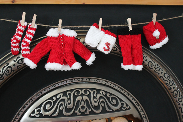 Santa Garland Outfit