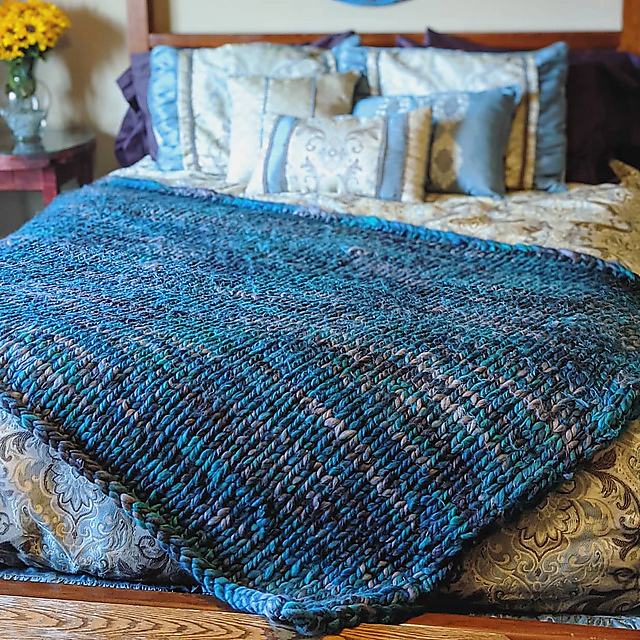 Basic Bench Jumbo Throw