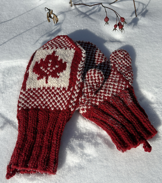 Maple Leaf Mittens