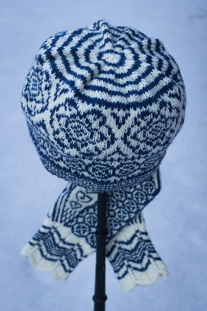 Winter Rose Hat/Vinterrose Lue