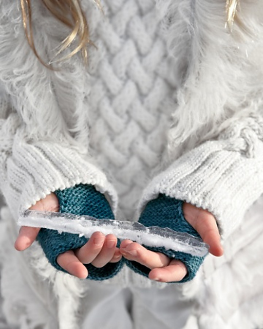 Child's Knit Hand Warmer