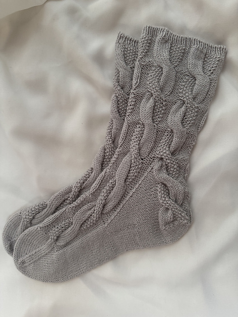 The Knitonomy Pearl Socks