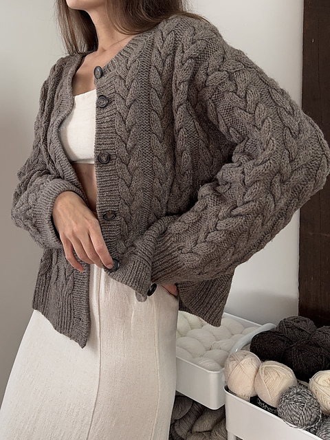 Ravelry: The Fresno Cardigan Chunky pattern by Magdalena Parker