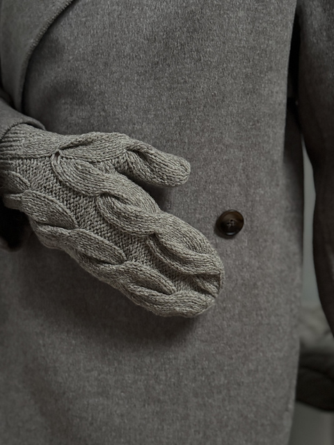 The Knitonomy Grayling Mittens
