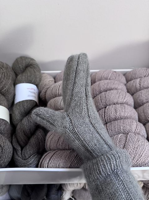 The Knitonomy Boston Mittens