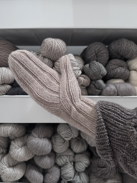 Knitonomy York Mittens