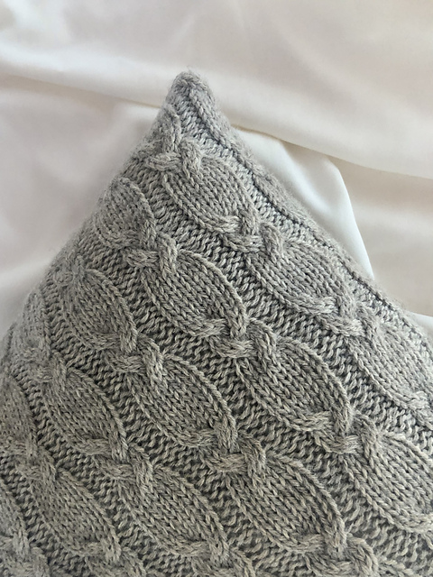 Minto Cushion