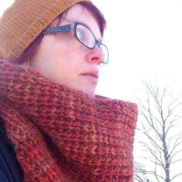 Au Coucher du Soleil Cowl