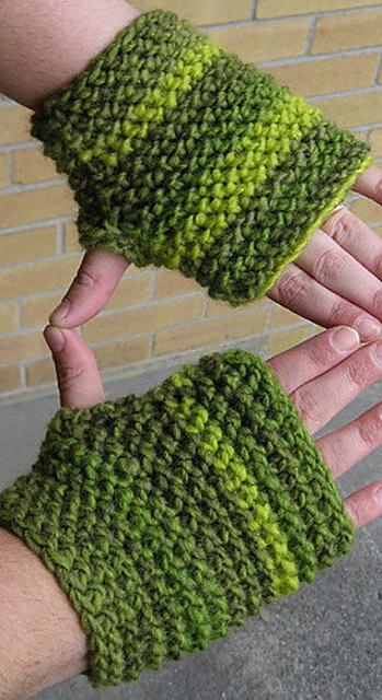 Use Any Yarn crochet fingerless gloves