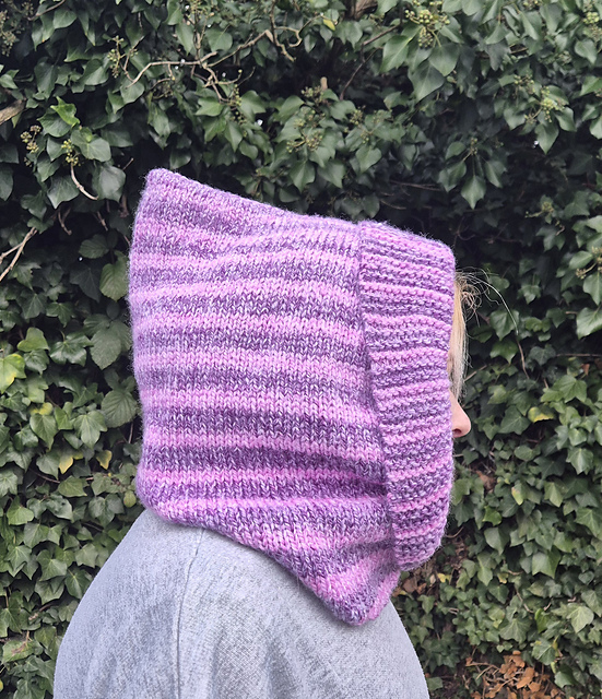 Knitted chunky hooded cowl