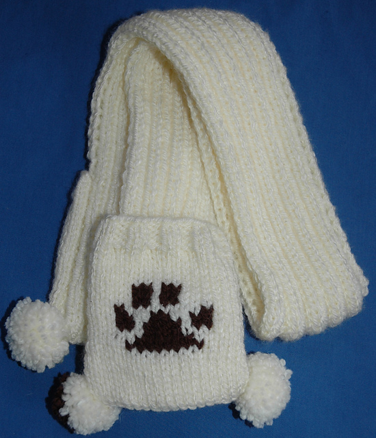 Aran – Dog Paw Print Scarf