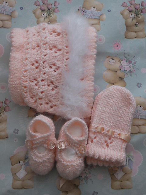 Baby Swansdown Bonnet, Mittens & Modern Shoes Set