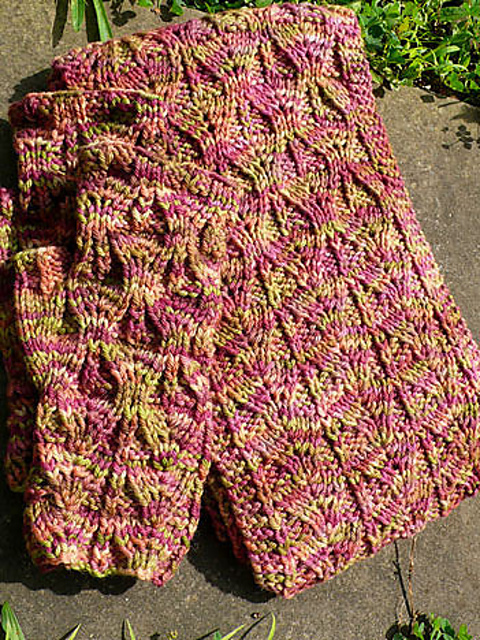 Leaflet Mitt and Scarf