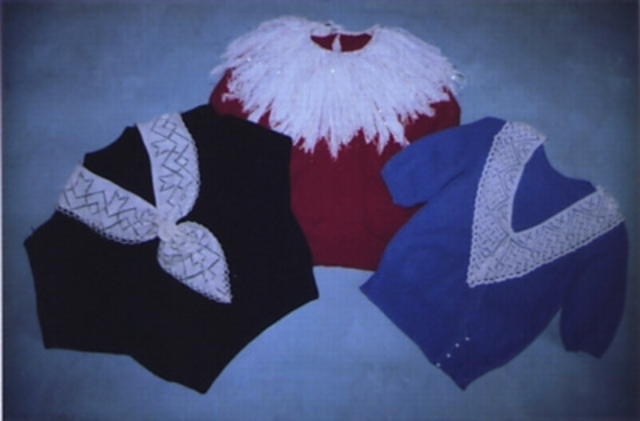 Deep V Collar & Fringed Collar