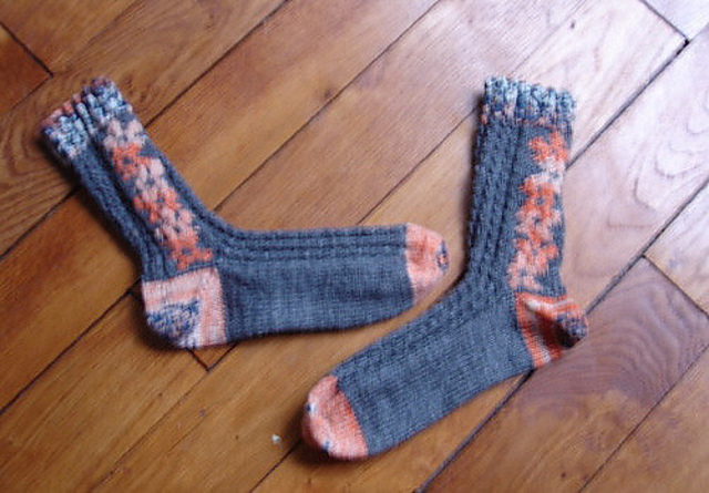 Holly Leaf Socks