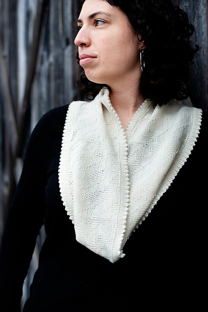 Spirals Cowl