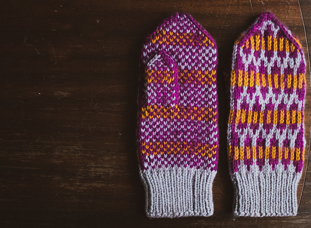 Riverwalk Mittens