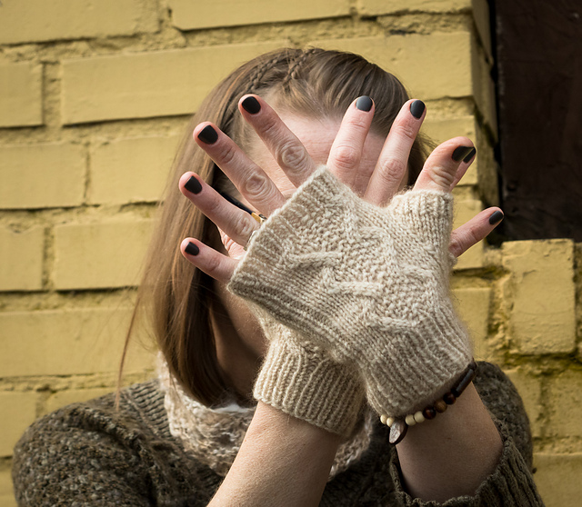 Quirky Hearts Mitts