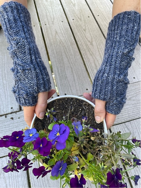 Snow Drop Fingerless Gloves