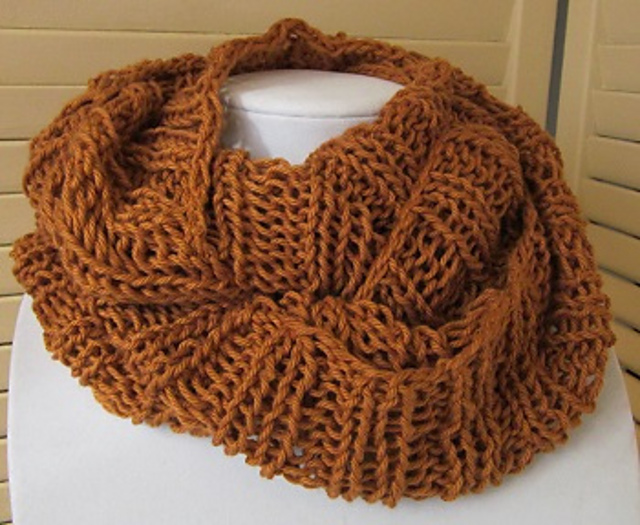 Butterscotch Ribbed Cowl
