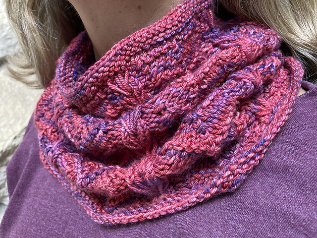Pair of Hearts Cowl