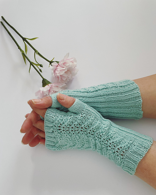 Bella fingerless mittens
