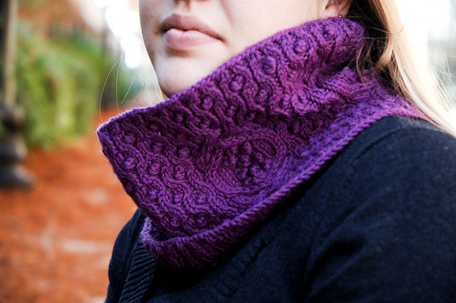 Bobbleberry Neckwarmer
