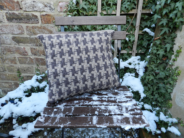 Houndstooh Cushion