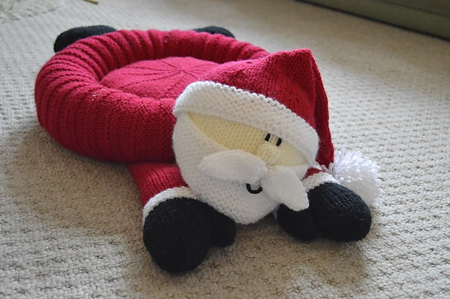 Santa Snuggler Pet Bed Cushion
