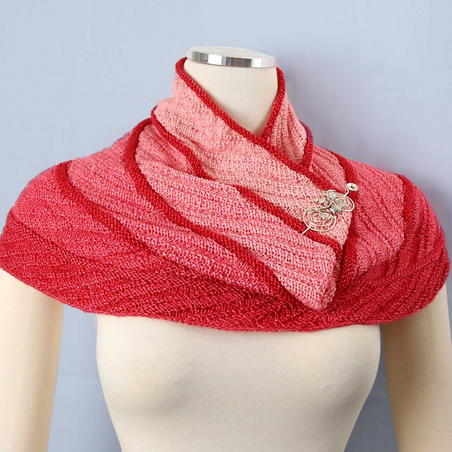 I'm Spiraling Cowl
