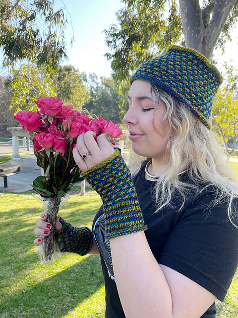 Fourtunate Hat & Mitts Set