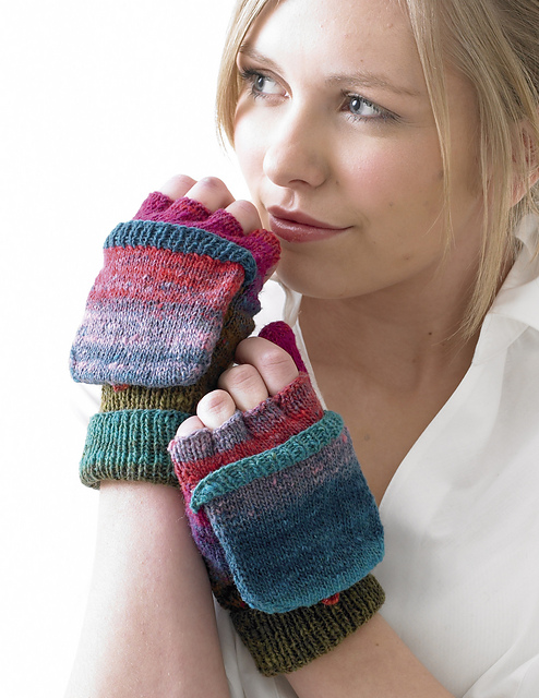 Design 05 Fingerless Gloves